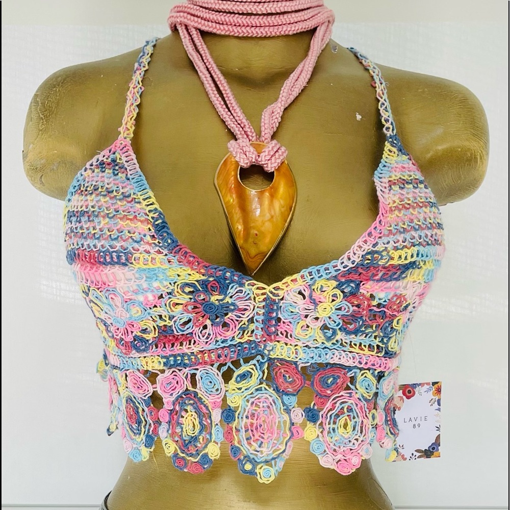 LA VIE 89 Beautiful NWT Pastel FLORAL Crochet BRALETTE Festival Crop TOP M / L